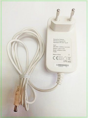 12V 2.5А зарядное устройство со штекером размер 5.5мм-2.1мм 12V2i5A фото