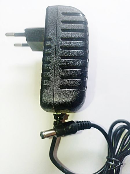 7.5V 2А 15W зарядное устройство со штекером размер 5.5мм-2.1мм 7-5V-2A фото