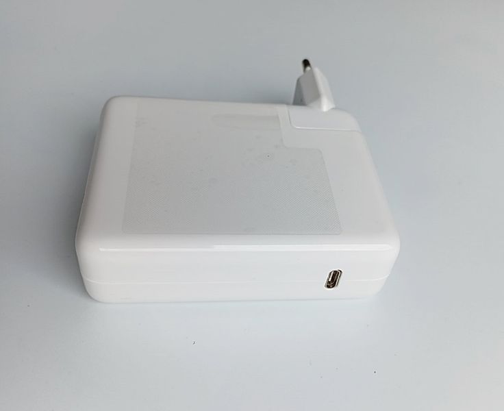 Адаптер MacBook USB-C 140W, MacBook Air (15 дюймів, M2, 2023), MacBook Air (13 дюймів, M2, 2022), MacBook Air (13 дюймів, M1, 2020), MacBook Air (Retina, 13- дюйм, 2020), MacBook Pro (14 дюймів, 2023) 140W-ADP-MAC фото
