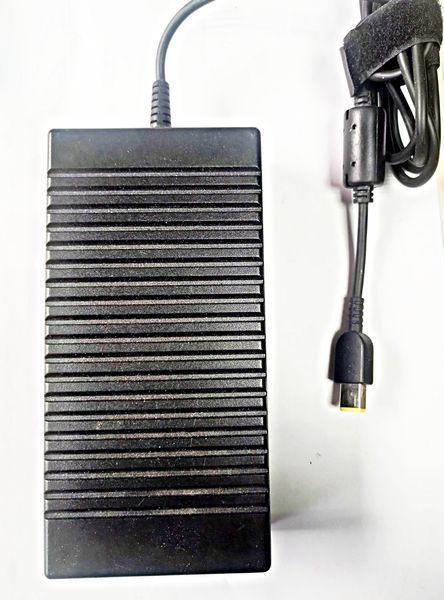 20V 8.5A 170W, блок живлення для Lenovo Thinkpad E440 E450 E540 E550 E555 W540 W541 W550s P50 P51 P70 T431s T440 T440p T440s T450 T450s Yoga 15, 4X20E50574, ADL170NLC3A  LN170W-Y фото